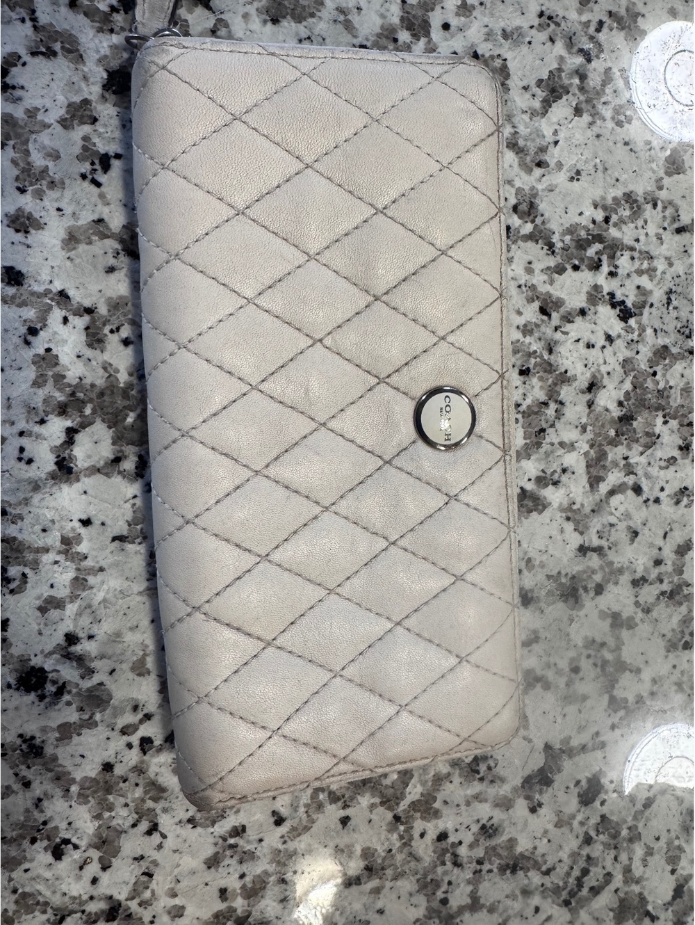 Coach Quilted Leather Zip Around Continental Wallet Ivory Cream Silver Retired